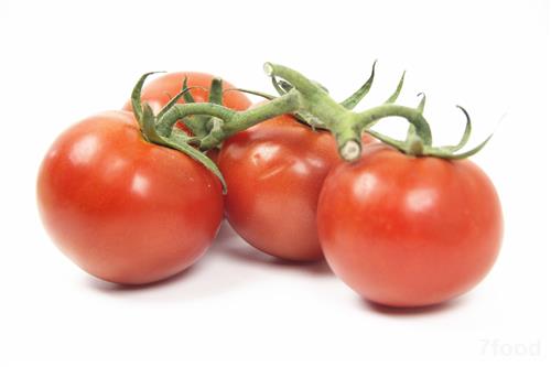 西红柿：无须涂抹的天然美白防晒霜
