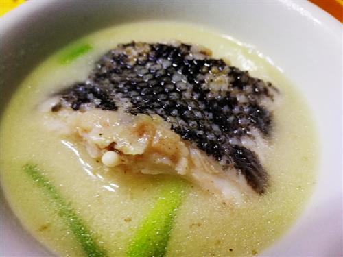 酸菜蛇段汤