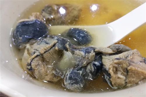 海蛤墨鱼汤