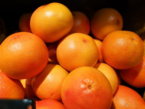  橙 含维生素C可防止胸部变形