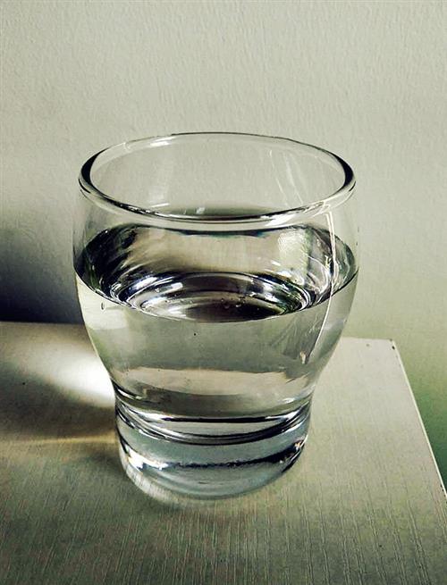 慢慢喝水