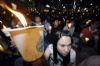 韩国举行万人烛光集会 反对进口美国牛肉