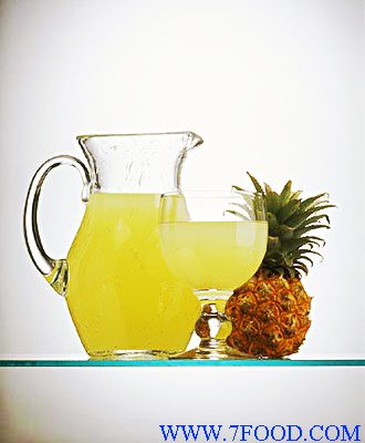 合装菠萝汁